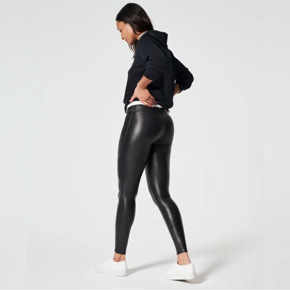 ☑️NWT Spanx Faux Leather Leggings XL Black Compression Pull On Seam - Picture 1 of 7